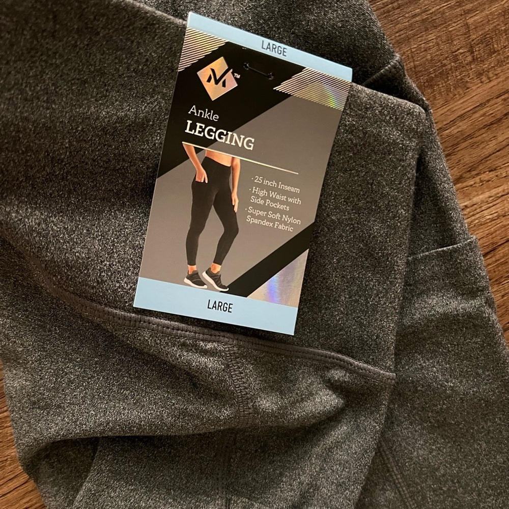 Gray leggings - Picture 2 of 2